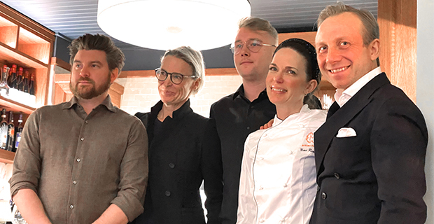 Karl De Vylder som är restaurangchef, Viktoria Larsson, som är guest relation manager, Nina Remröd, köksmästare,  och Linus Eklund O’reilly, barmästare tillsammans med Robert Hållstrand.